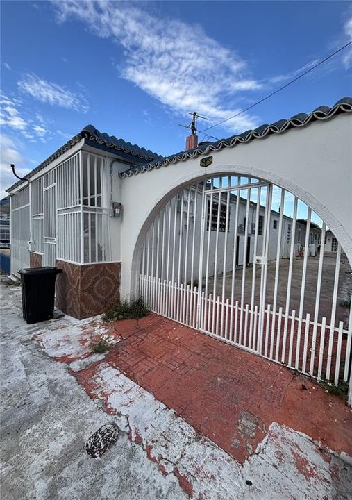 На продажу: $279,000 (6 спален, 0 ванн, 2190 Квадратных фут)