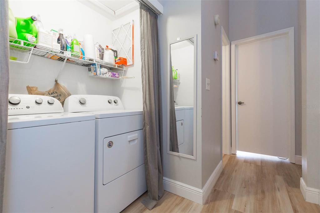 Activo con contrato: $2,300 (2 camas, 2 baños, 1468 Pies cuadrados)