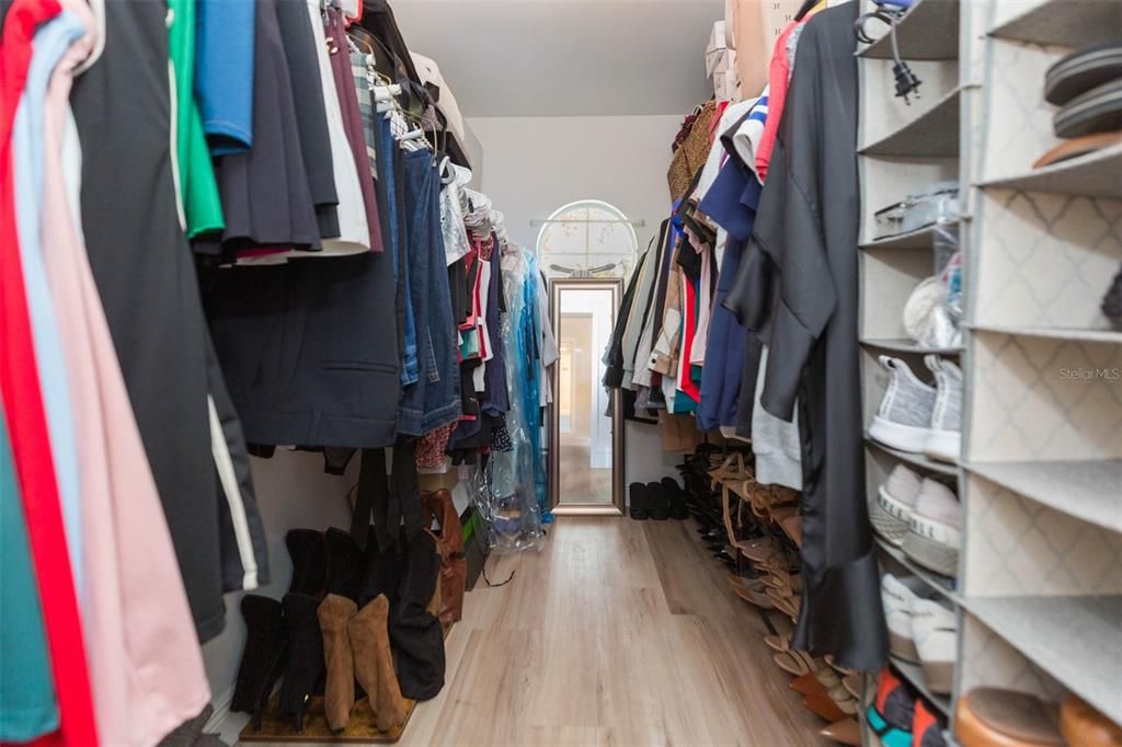 Activo con contrato: $2,300 (2 camas, 2 baños, 1468 Pies cuadrados)