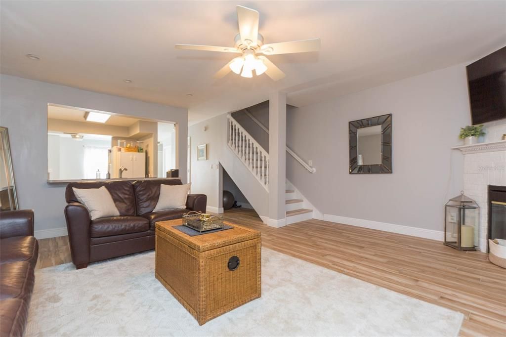 Activo con contrato: $2,300 (2 camas, 2 baños, 1468 Pies cuadrados)