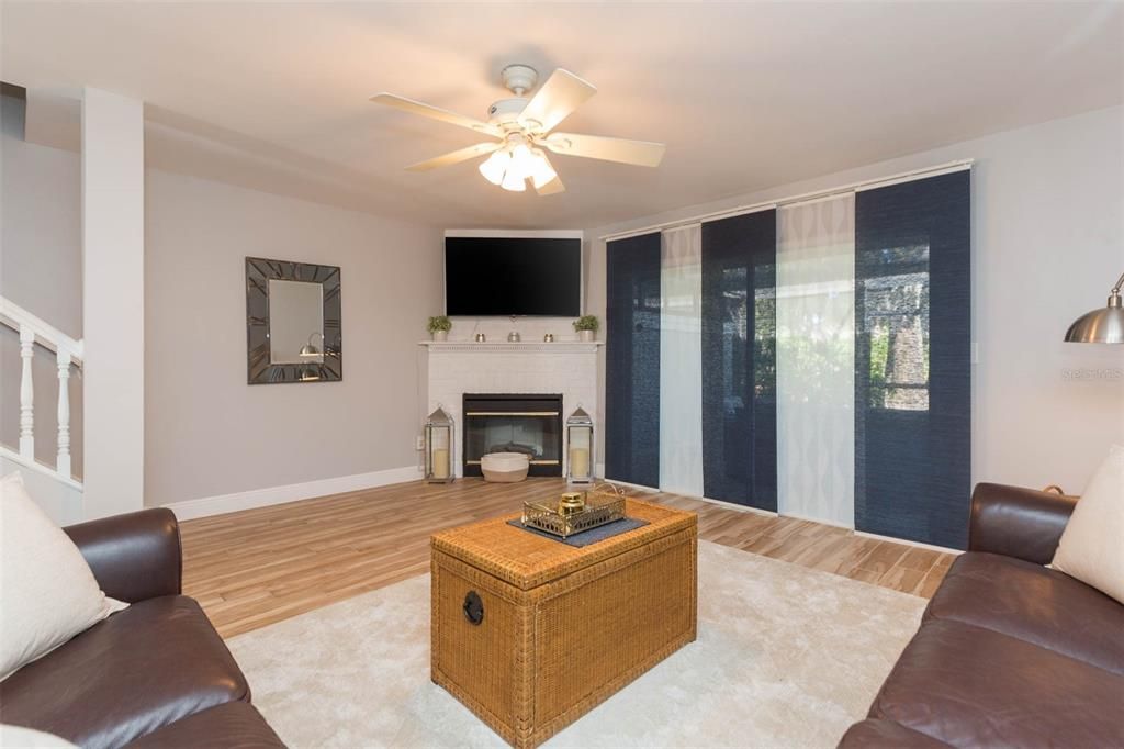 Activo con contrato: $2,300 (2 camas, 2 baños, 1468 Pies cuadrados)