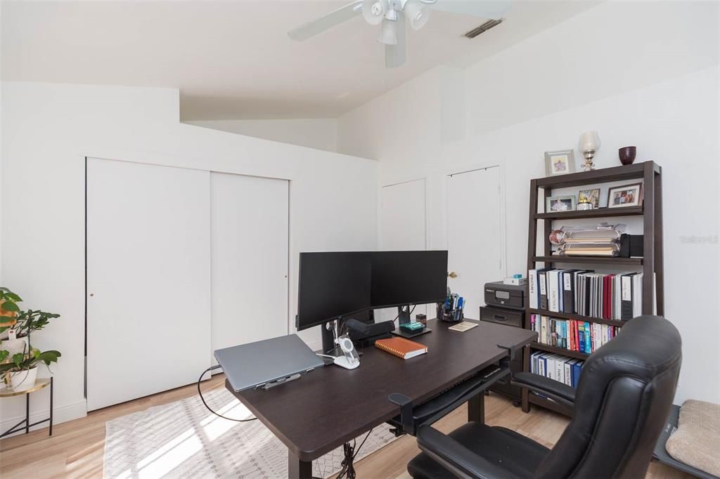 Activo con contrato: $2,300 (2 camas, 2 baños, 1468 Pies cuadrados)