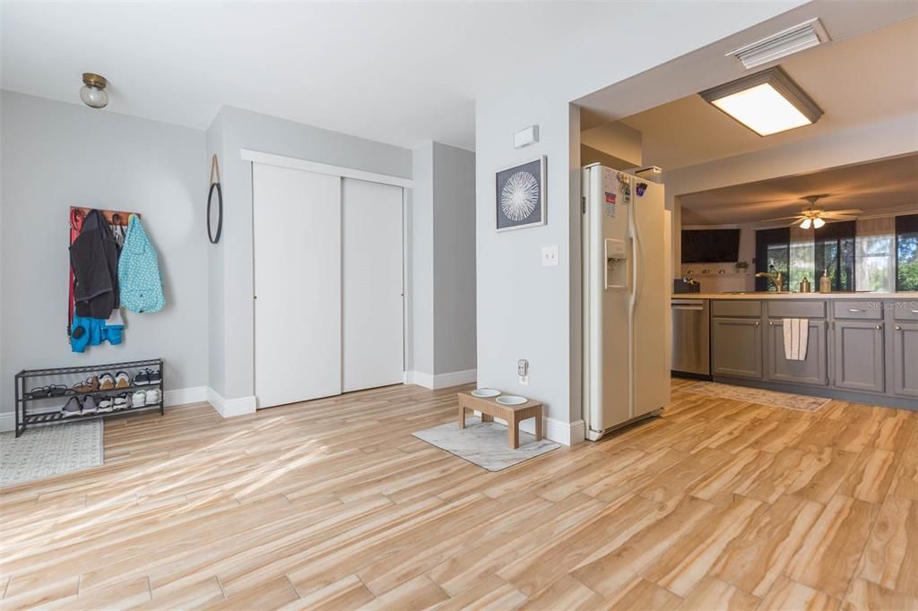 Activo con contrato: $2,300 (2 camas, 2 baños, 1468 Pies cuadrados)