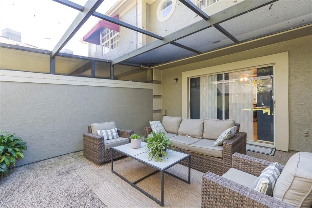 Activo con contrato: $2,300 (2 camas, 2 baños, 1468 Pies cuadrados)