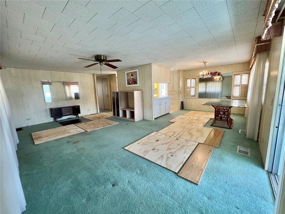 На продажу: $79,000 (2 спален, 2 ванн, 1264 Квадратных фут)