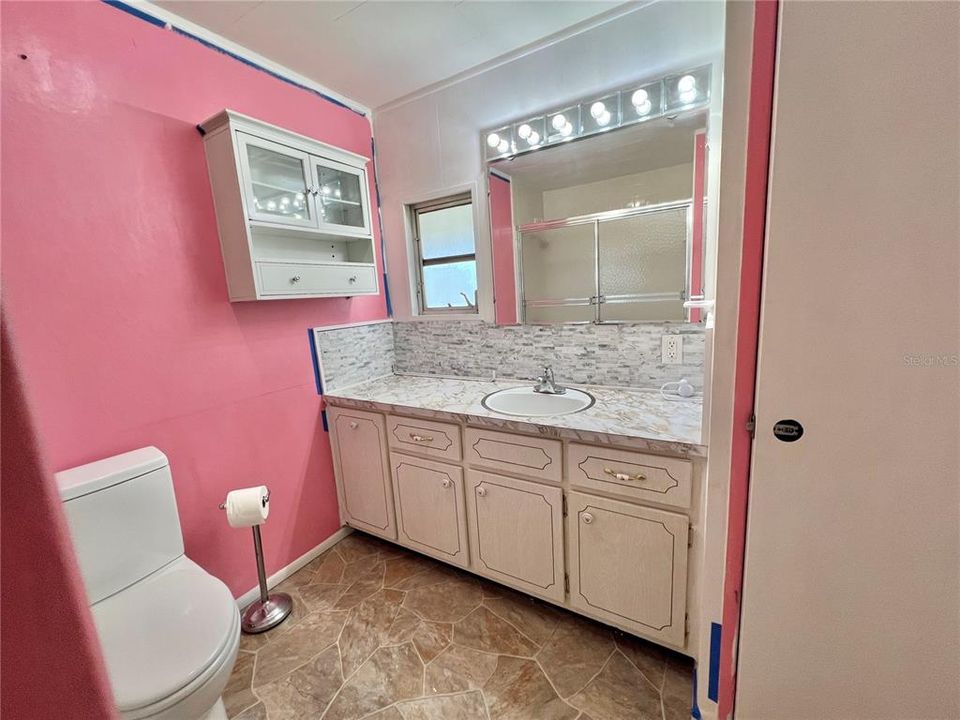 На продажу: $79,000 (2 спален, 2 ванн, 1264 Квадратных фут)