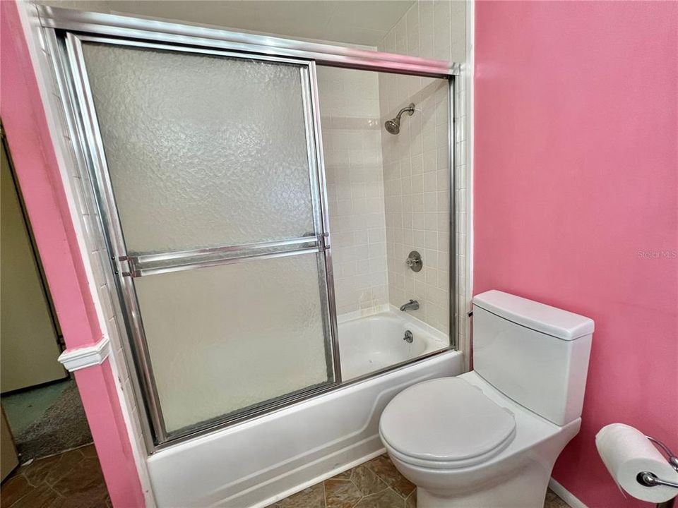 На продажу: $79,000 (2 спален, 2 ванн, 1264 Квадратных фут)