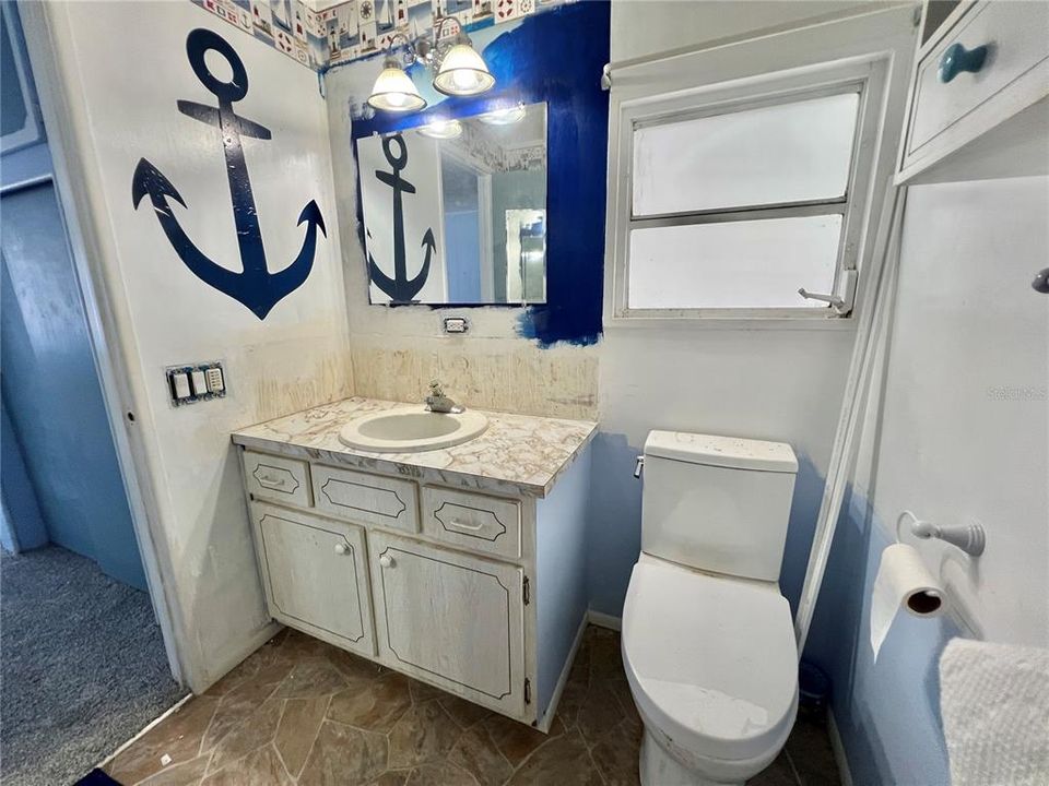 На продажу: $79,000 (2 спален, 2 ванн, 1264 Квадратных фут)