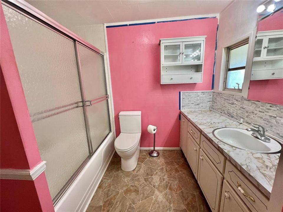 На продажу: $79,000 (2 спален, 2 ванн, 1264 Квадратных фут)