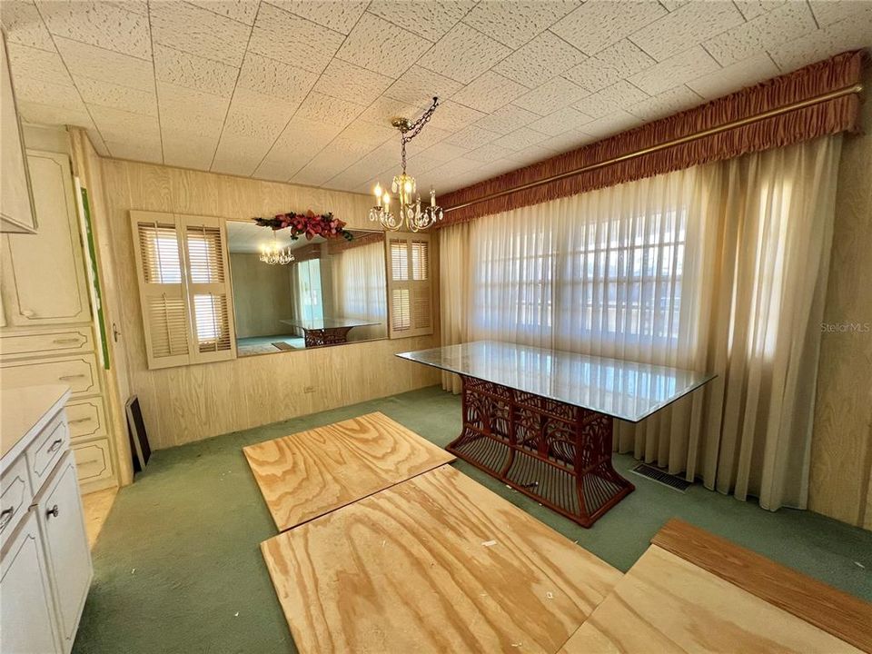 На продажу: $79,000 (2 спален, 2 ванн, 1264 Квадратных фут)