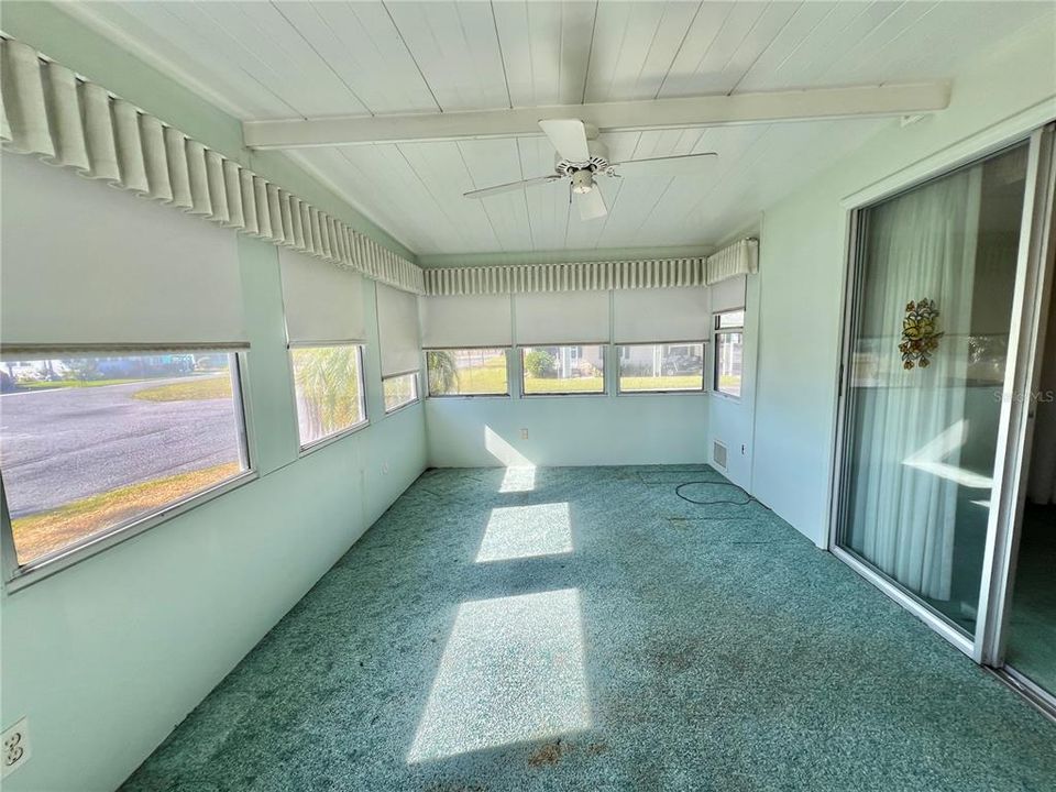 На продажу: $79,000 (2 спален, 2 ванн, 1264 Квадратных фут)