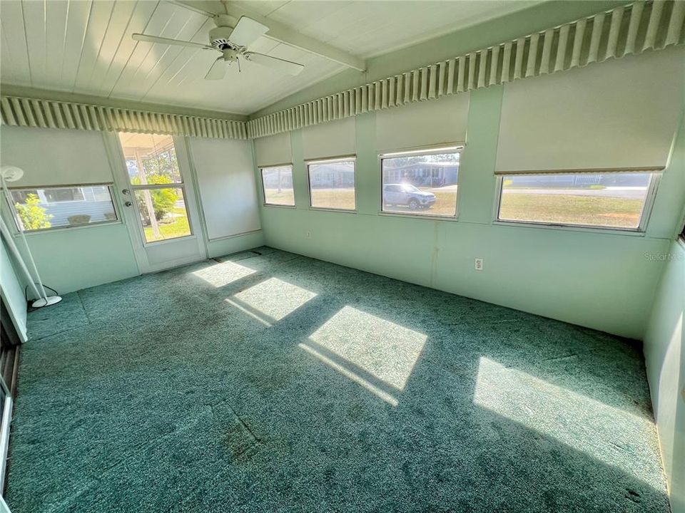 На продажу: $79,000 (2 спален, 2 ванн, 1264 Квадратных фут)