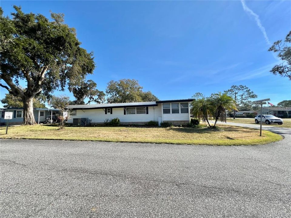 На продажу: $79,000 (2 спален, 2 ванн, 1264 Квадратных фут)