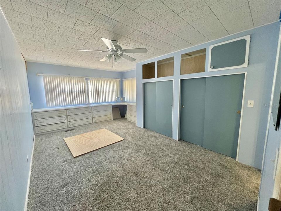 На продажу: $79,000 (2 спален, 2 ванн, 1264 Квадратных фут)