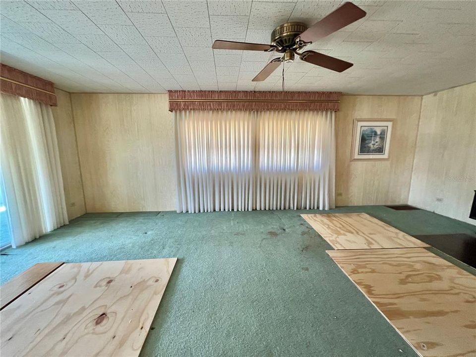 На продажу: $79,000 (2 спален, 2 ванн, 1264 Квадратных фут)