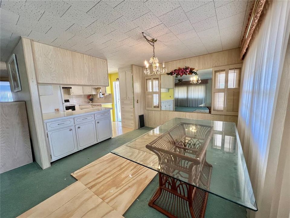 На продажу: $79,000 (2 спален, 2 ванн, 1264 Квадратных фут)