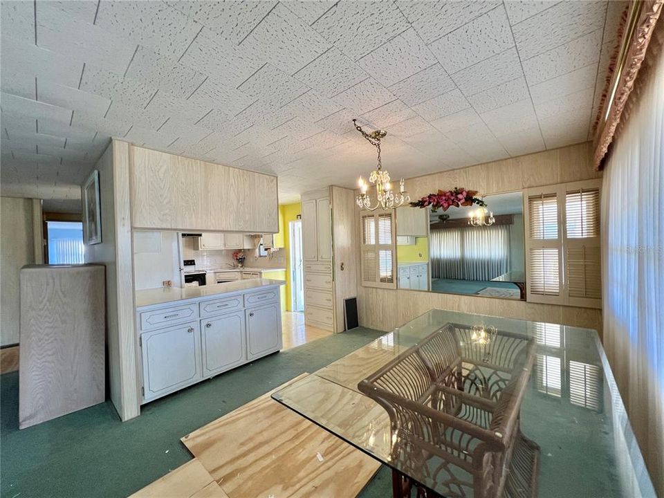 На продажу: $79,000 (2 спален, 2 ванн, 1264 Квадратных фут)