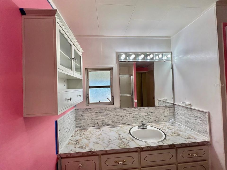 На продажу: $79,000 (2 спален, 2 ванн, 1264 Квадратных фут)