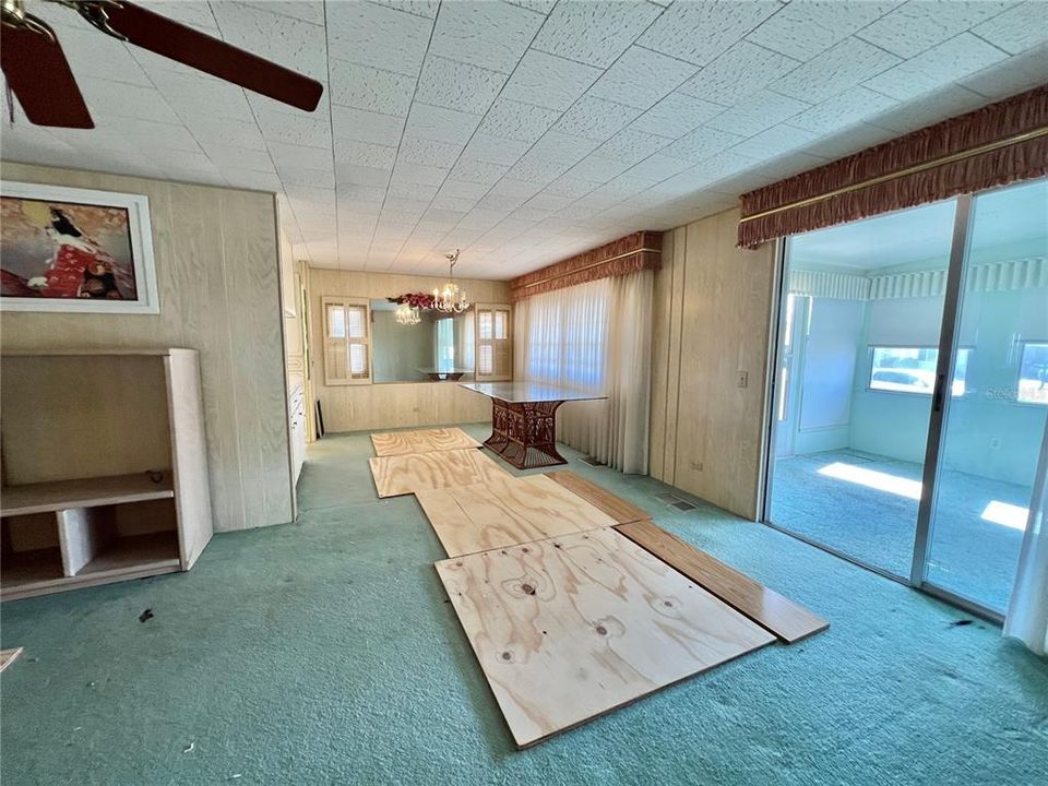 На продажу: $79,000 (2 спален, 2 ванн, 1264 Квадратных фут)