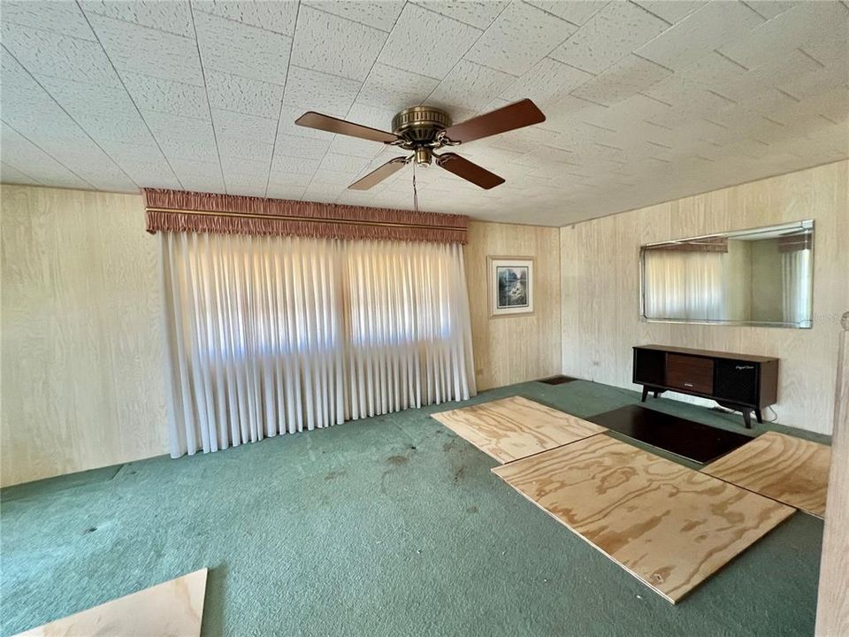 На продажу: $79,000 (2 спален, 2 ванн, 1264 Квадратных фут)