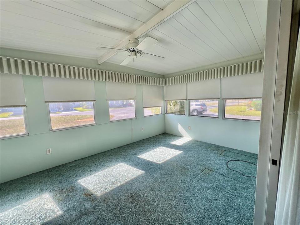 На продажу: $79,000 (2 спален, 2 ванн, 1264 Квадратных фут)