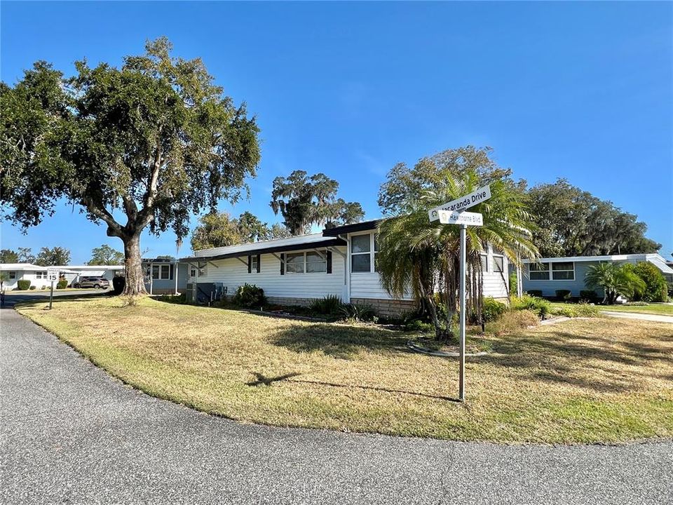 На продажу: $79,000 (2 спален, 2 ванн, 1264 Квадратных фут)