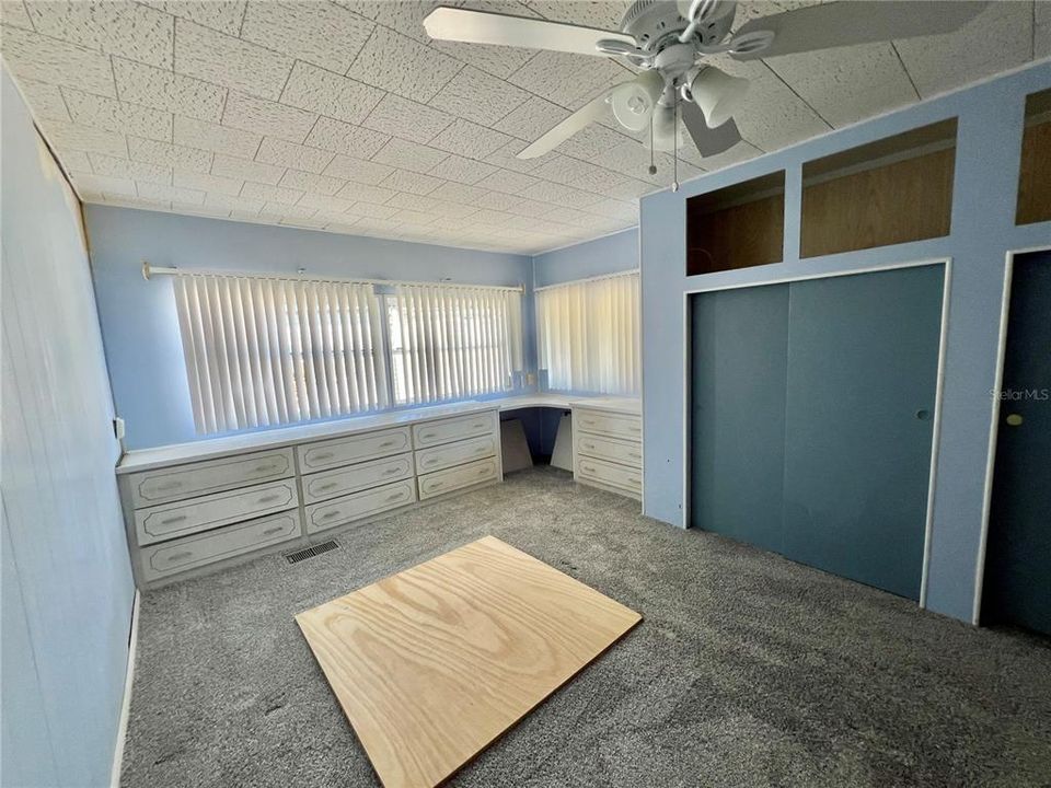 На продажу: $79,000 (2 спален, 2 ванн, 1264 Квадратных фут)