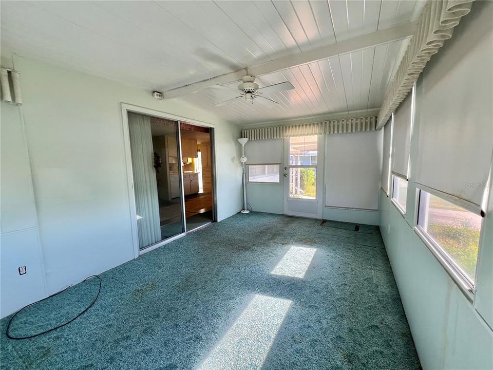 На продажу: $79,000 (2 спален, 2 ванн, 1264 Квадратных фут)