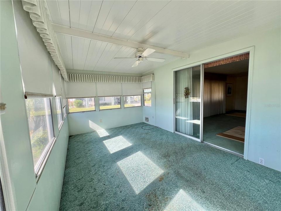 На продажу: $79,000 (2 спален, 2 ванн, 1264 Квадратных фут)