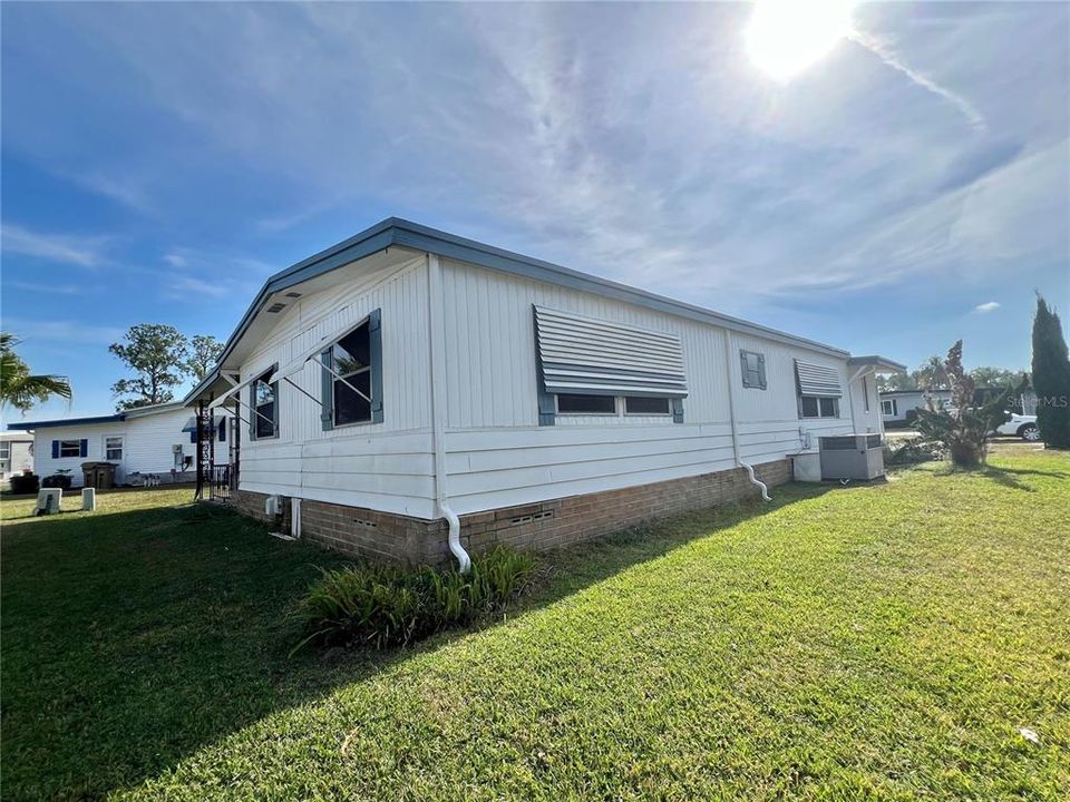 For Sale: $131,000 (2 beds, 2 baths, 1320 Square Feet)