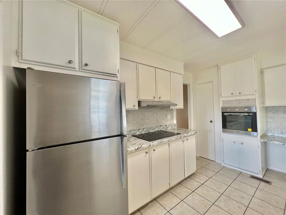 For Sale: $131,000 (2 beds, 2 baths, 1320 Square Feet)