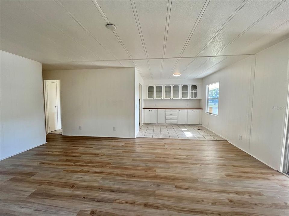 For Sale: $131,000 (2 beds, 2 baths, 1320 Square Feet)