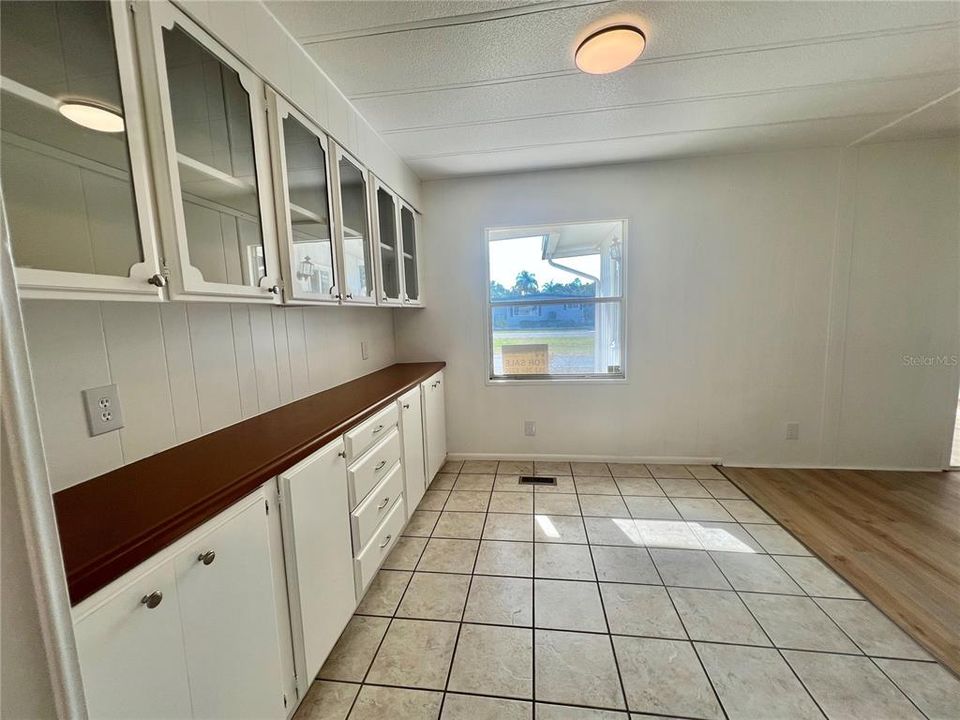 For Sale: $131,000 (2 beds, 2 baths, 1320 Square Feet)