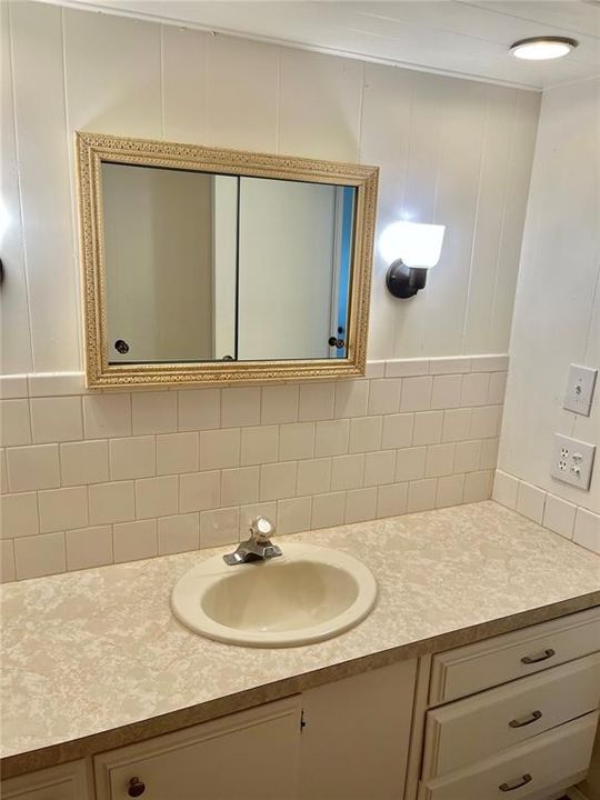 For Sale: $131,000 (2 beds, 2 baths, 1320 Square Feet)