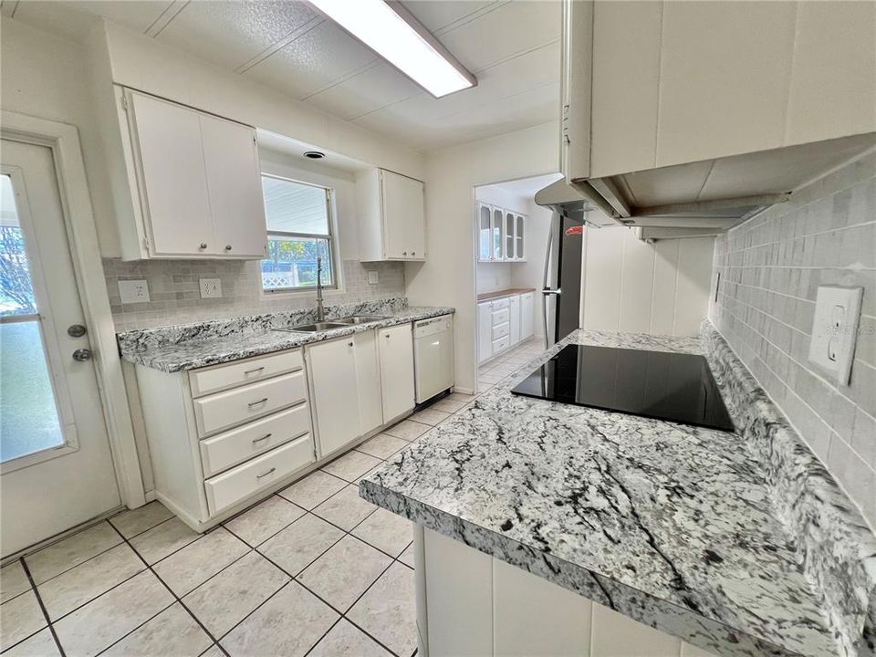 For Sale: $131,000 (2 beds, 2 baths, 1320 Square Feet)