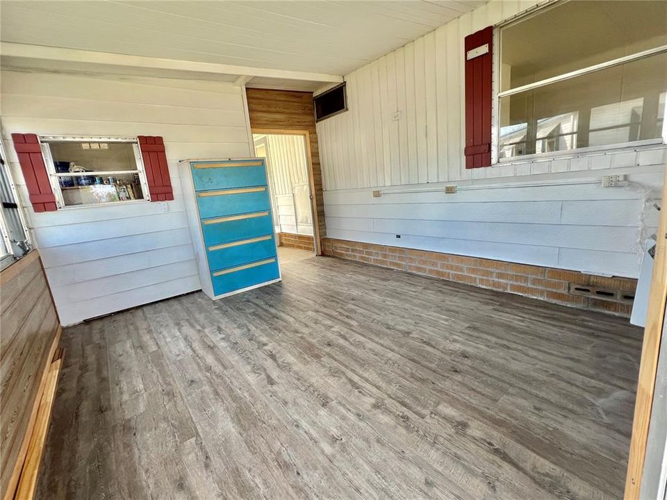 For Sale: $131,000 (2 beds, 2 baths, 1320 Square Feet)