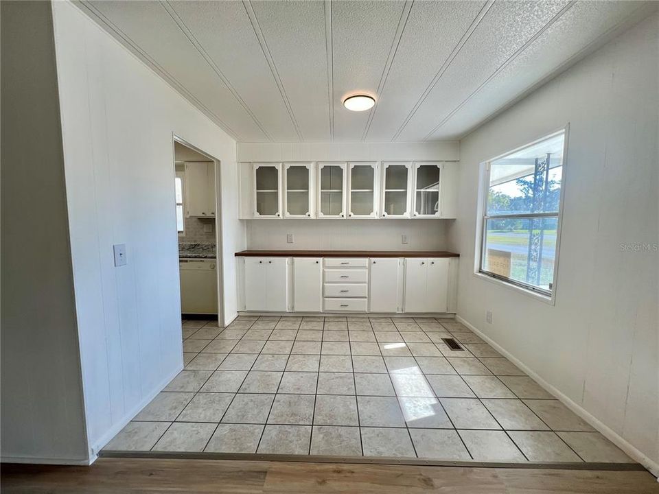 For Sale: $131,000 (2 beds, 2 baths, 1320 Square Feet)