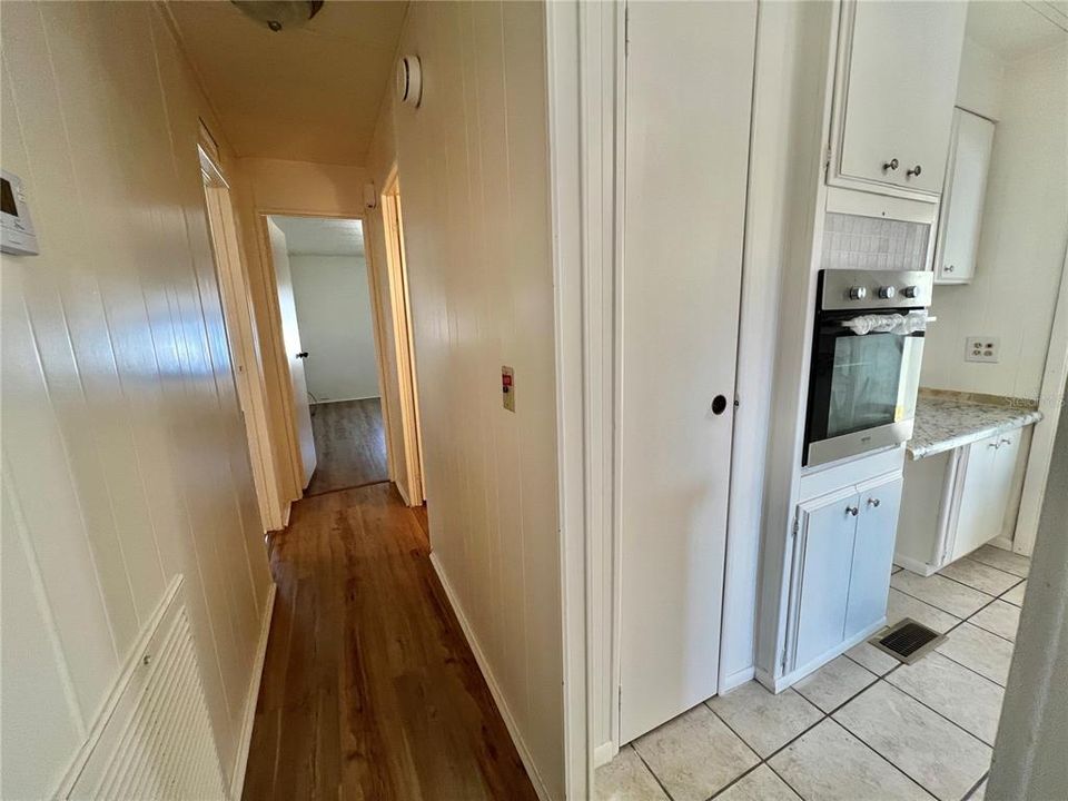 For Sale: $131,000 (2 beds, 2 baths, 1320 Square Feet)