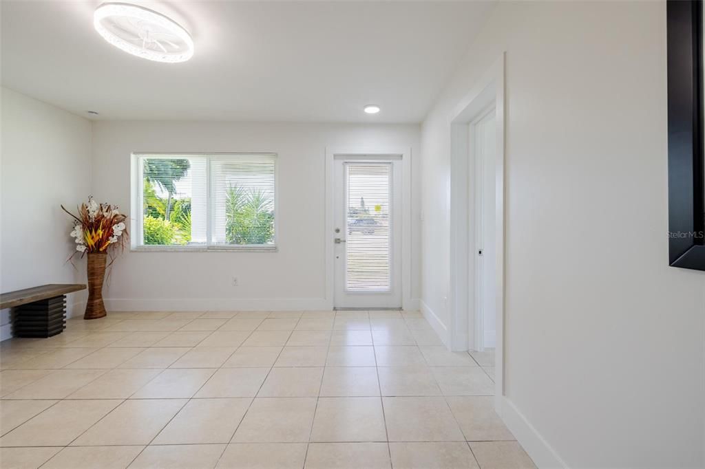 Activo con contrato: $279,900 (4 camas, 2 baños, 1406 Pies cuadrados)