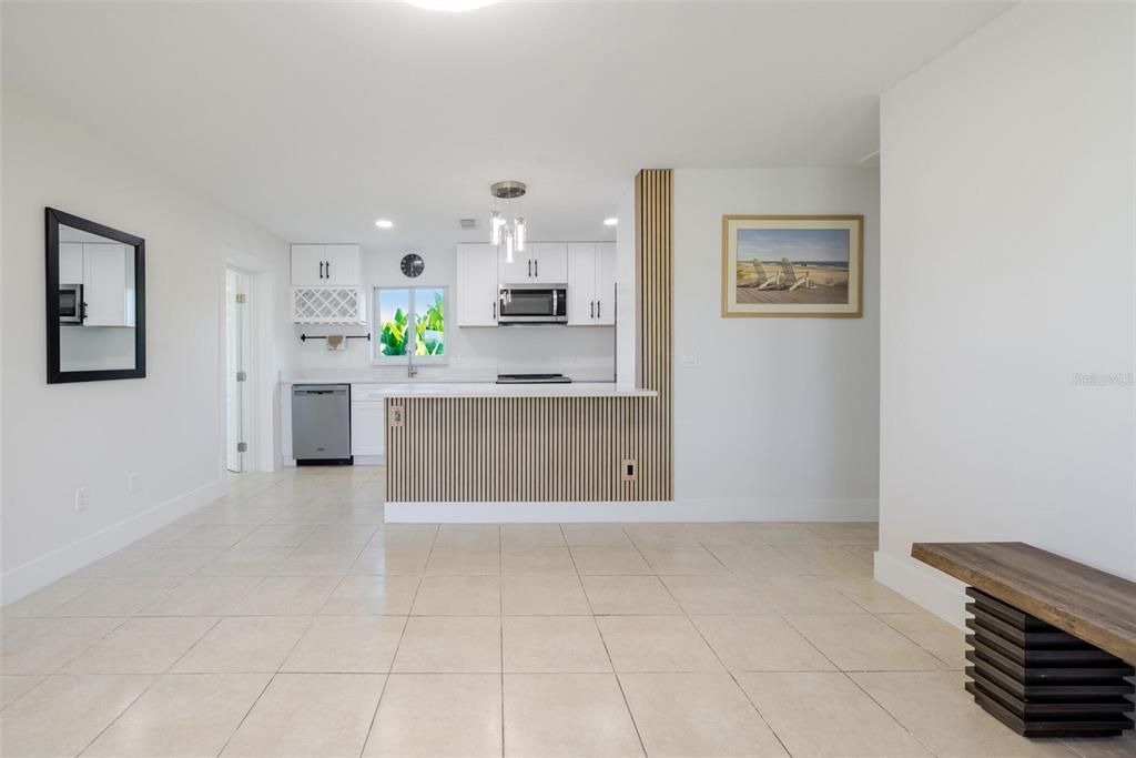 Activo con contrato: $279,900 (4 camas, 2 baños, 1406 Pies cuadrados)