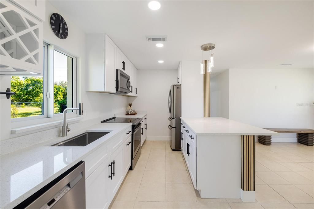 Activo con contrato: $279,900 (4 camas, 2 baños, 1406 Pies cuadrados)