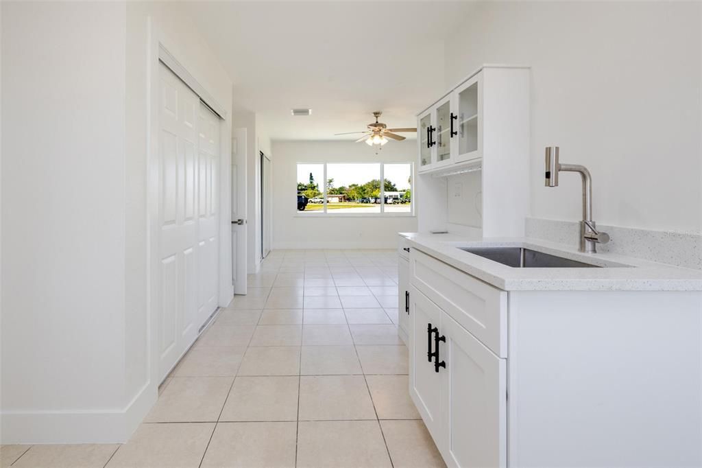 Activo con contrato: $279,900 (4 camas, 2 baños, 1406 Pies cuadrados)