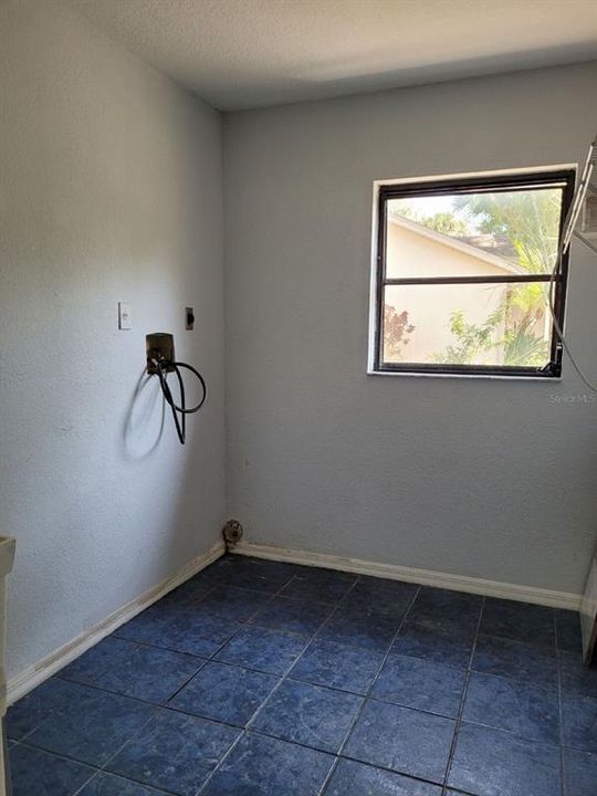 For Rent: $1,795 (3 beds, 2 baths, 1831 Square Feet)