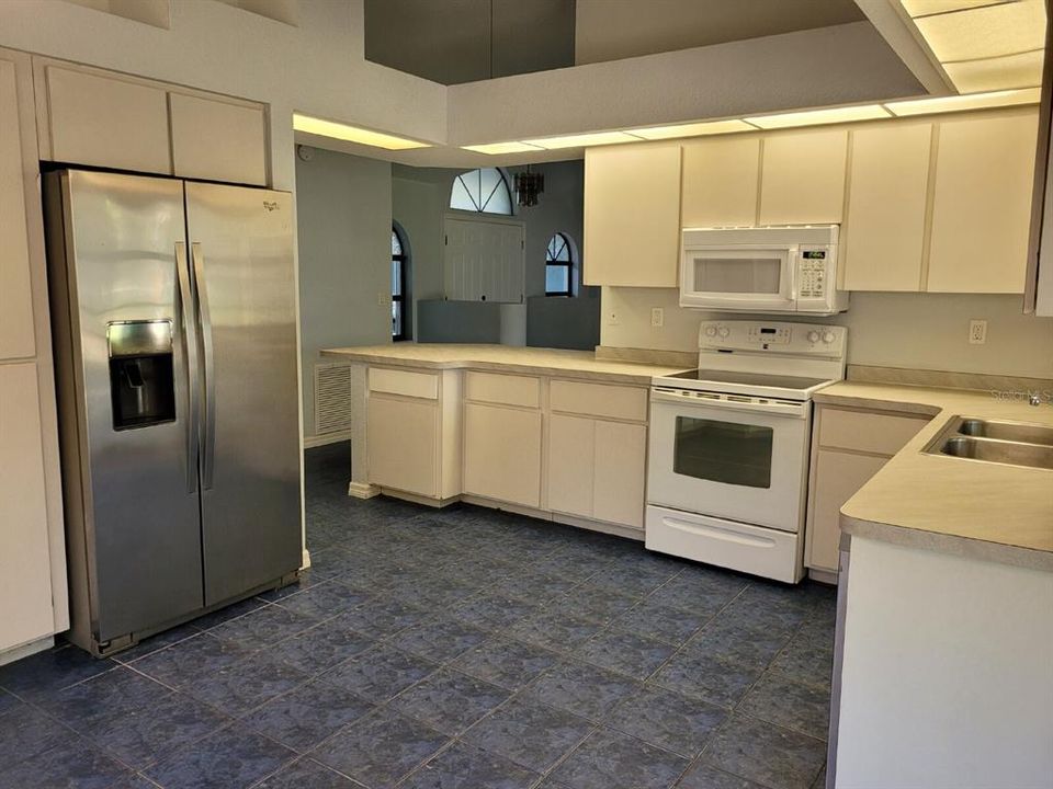 For Rent: $1,795 (3 beds, 2 baths, 1831 Square Feet)