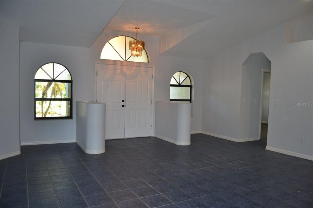 For Rent: $1,795 (3 beds, 2 baths, 1831 Square Feet)