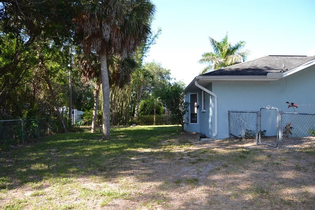 For Rent: $1,795 (3 beds, 2 baths, 1831 Square Feet)