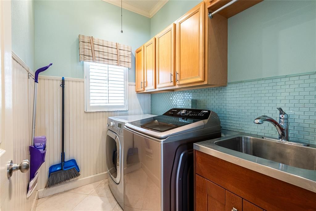 En Venta: $519,000 (4 camas, 2 baños, 2270 Pies cuadrados)