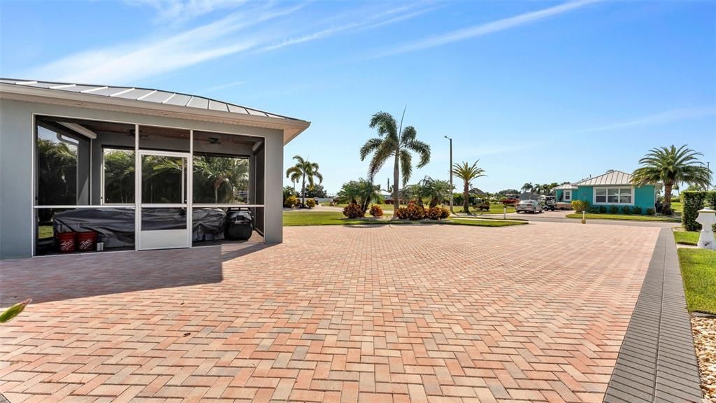 待售: $229,900 (0.12 acres)