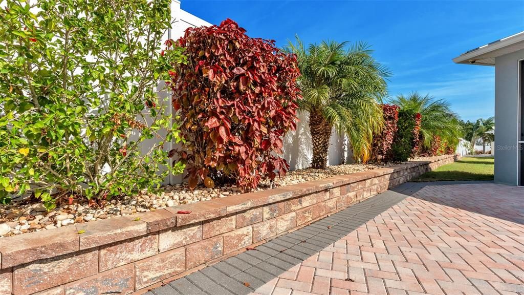 待售: $229,900 (0.12 acres)