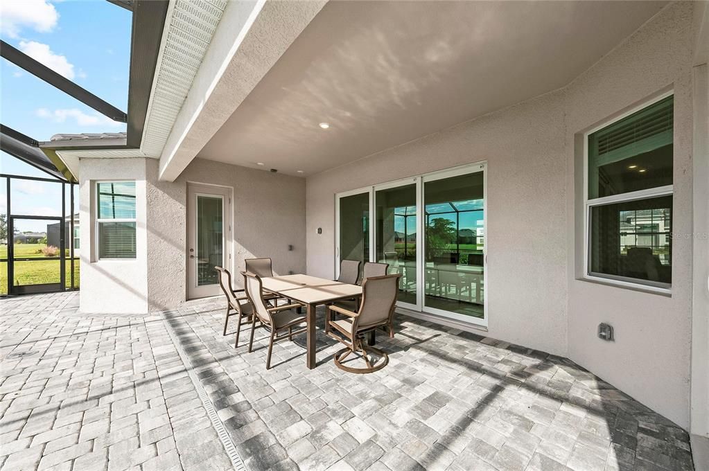 Active With Contract: $899,000 (3 beds, 2 baths, 2424 Square Feet)